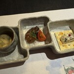 かなわ - 牡蠣の酒肴３種(左から 塩辛、燻製、牡蠣チーズ)