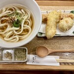 切麦や 甚六 - 親子ちくわ天うどん 温