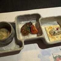 かなわ - 牡蠣の酒肴３種(左から 塩辛、燻製、牡蠣チーズ)