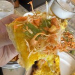 CURRY CAFE - ガーリックナンにサラダオン