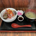 市場めし とくだ屋 - 特製ごうか海鮮丼