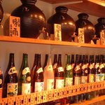 Shimajikan - 県内４８酒造元の泡盛がそろっています。泡波もいつでもOK！