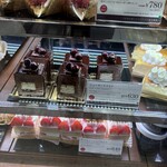 GRAMERCY NEWYORK - エスカレーターの前にあるんだもん、毎回振り返りました