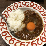肉山 - 12．特製カレー（生玉子入りも可）／玉子かけご飯／牛丼（生玉子入りも可）