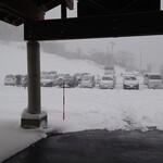 道の駅 錦秋湖 - 外に出てもまだ大雪