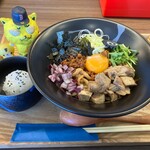 麺屋 うずふたつ - 料理写真:親鶏ゴマ坦々まぜそば3辛　980円(税込)　※〆ご飯付き