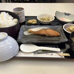 ホテル イマルカ - 焼きシャケ　肉厚で美味かった