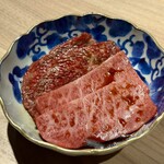 赤坂焼肉 八面六秘 - タレ: 山形県産純血但馬の小三角、水沢牛のザブトン