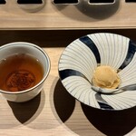 赤坂焼肉 八面六秘 - マスカットとバニラの紅茶、和三盆ジェラート