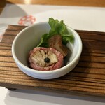 きのこ料理 創士庵 - ローストビーフに巻かれたエリンギ•*¨*•.¸¸♬︎