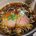 らぁ麺 とうひち - こちらは鶏醤油のスープです。