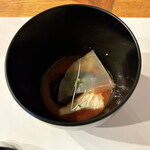 きのこ料理 創士庵 - 奈良県五條産の白キクラゲ、黒キクラゲ、
      チーズ豆腐と共にトマトのソースで•*¨*•.¸¸♬︎
      レモングラスの香りがするムージャン油が
      爽やか(◍´꒳`◍)❣️