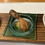 きのこ料理 創士庵 - スモークされたヒトヨダケ、
      下には貝柱のスモークが隠れています♬.*ﾟ