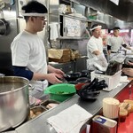 ラーメン 杉田家 本店 - 