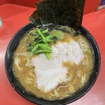 ラーメン 杉田家 本店 - 