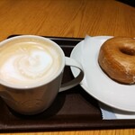 スターバックスコーヒー - カフェラテとシュガードーナツ