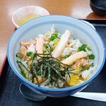 かにの山よし 旬鮮市場 - かにたっぷり玉子丼
