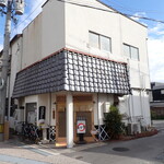 あじわい処 あかぎ - 駐車場は店の裏（写真の右側）