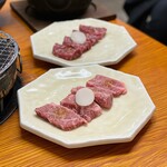 炭火焼肉・ホルモン モツの関ちゃん - 