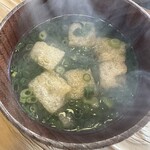 ろばたやき山ろく - 出汁香るみそ汁