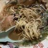 てっちゃん - 料理写真:豚骨ラーメン　盛り付けを崩してから撮影してしまった