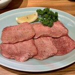 焼肉ホルモン金樹 - 特製生タン塩