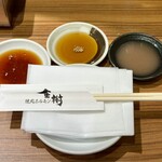 焼肉ホルモン金樹 - タレ: 焼肉のタレ、ごま油、梅系