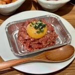 焼肉ホルモン金樹 - あぶりユッケ