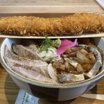 紬生 食堂カフェ - 丼の上に乗っているタチウオのフライ(2025年12月6日撮影)