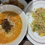 陳麻婆豆腐 麺飯館 ららぽーと堺店 - 相方は坦々麺とチャーハンの定食かな？