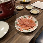 肉の一頭 - 赤身なのにサシが入ってる