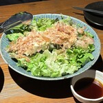 釜飯とおでん だしのや - 青じそ香る豆腐サラダ
