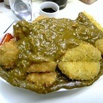 ライスカレー まんてん - 2006/10/30ジャンボカレー全部のせ(ライスジャンボ盛り、ロースカツ1枚、コロッケ3個、揚げシュウマイ3個、ウインナー3本) 950円