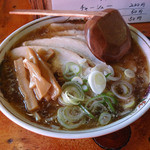 居酒屋あいづ - クーポンで300円自家製醤油ラーメン（あっさり魚介系）、かつお節練り込み麺