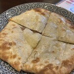 インド・ネパールレストラン HOLY COW - あんこチーズナン