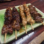 福徳 - 焼き鳥(レバー×2,トリ×2,スナギモ×1)(¥400)