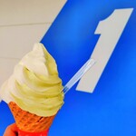 ZUNDA ZUNDA STATION - 料理写真:MIXソフトクリーム (ずんだ ミルク)