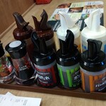 松屋 松のや - 卓上調味料もいろいろある
