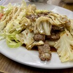 千代飯店 - わかりにくいが左1／3はサラダwww