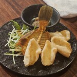 麺酒場 さかのうえ - カワハギのから揚げ