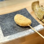 はい、串揚げです。 - 蓮根明太子詰め