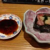 おばんざい割烹 巡る - お通し（まぐろの海苔巻き）
