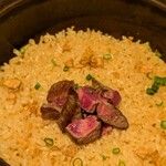 炭火焼肉 肉の匠 ひうち - 名物土鍋炊きガーリックライス