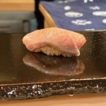 登喜和鮨 - 佐渡産寒ブリ　背肉と腹身のブリフィーユ