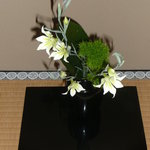 料亭旅館　いちい亭 - お部屋の床の間の生け花