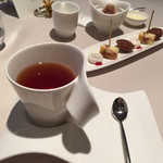 ロワゾー・パー・マツナガ - 紅茶です。