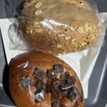 ブーランジェリー セイジアサクラ - 上から和栗あんぱん495  チョコレートパン350