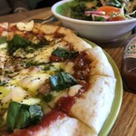 カフェ イチカ - 熱々のマルゲリータ