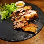 炉端×イタリアン アルベロ - 鳥のハーブ焼き