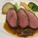 サンパティック - 鴨胸肉のエシャロットソース。